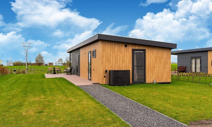 Vleteren House | Holiday home in 't Groene Hart on the water