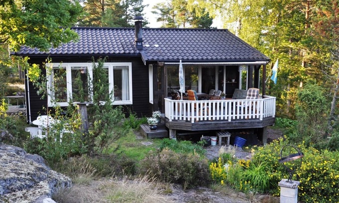Valdemarsvik Municipality House | Holiday home in the archipelago on the Baltic Sea with partial sea view