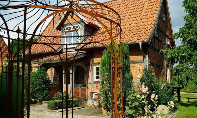 Hoyerhagen House | * Holiday home in the idyllic Hoyerhagen farm garden