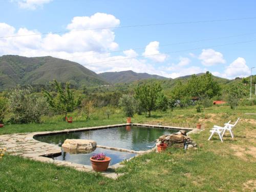Mulazzo House | Holiday Home in Tuscany with Natural Pond