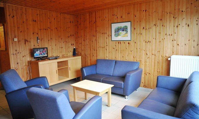 Vielsalm House | Holiday Home in Vielsalm with Lake View