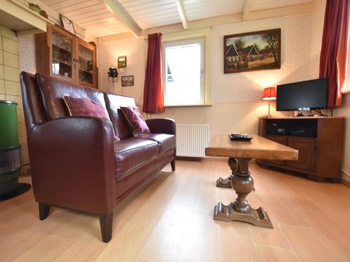 Den Ham House | Holiday home in with cycling area