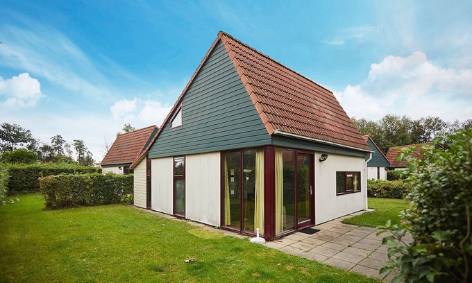Heinkenszand House | Holiday Home in Zeeland near Lake & Sauna