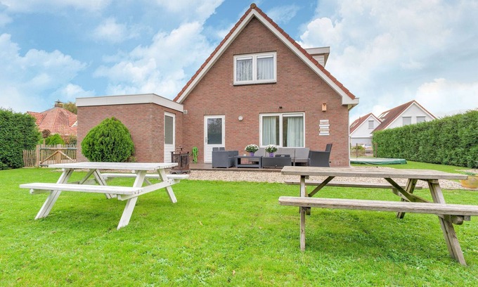 Zeewolde House | Holiday Home in Zeewolde near Forest