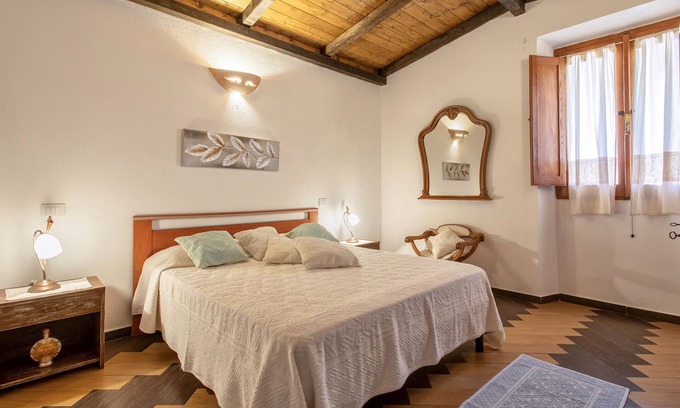 Viddalba House | Holiday Home 'Irene' with Mountain View, Private Terrace and Air Conditioning