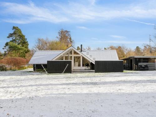 Udsholt Sand House | Holiday Home Janik - 1-3km from the sea by Interhome