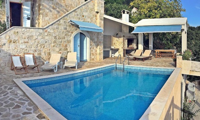 Jesenice House | Holiday Home Juraj by Interhome
