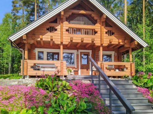 Kouvola House | Holiday Home Karhunsammal by Interhome