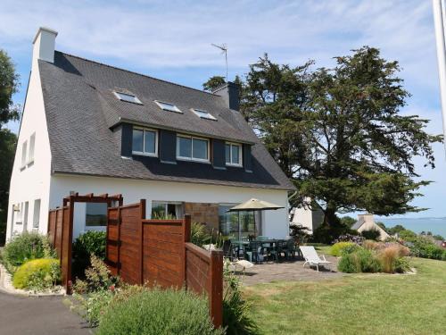 Plestin-les-Greves House | Holiday Home Ker Svea by Interhome
