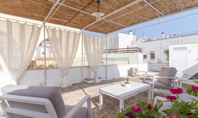 Matino House | Holiday Home L'Angolo di Giadia with Pool, Terrace & Wi-Fi