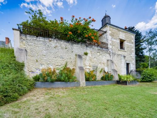 Chissay-en-Touraine House | Holiday Home Le Pigeonnier by Interhome