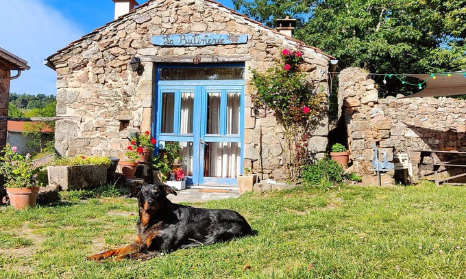 Prevencheres House | Holiday Home 'La Butinerie' with Mountain View, Shared Terrace and Wi-Fi