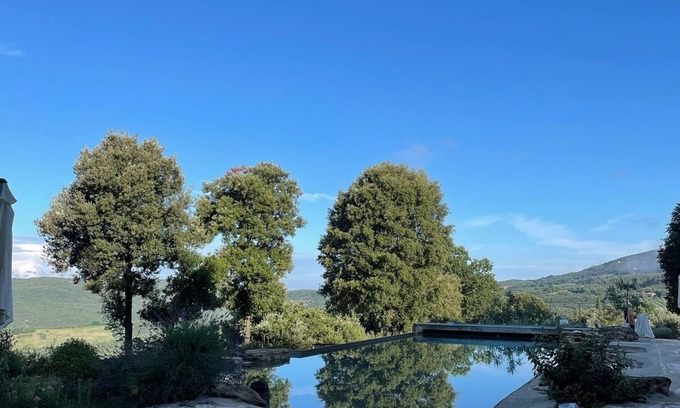 Gambassi Terme House | Holiday Home 'La Casina Di Borgo Mommialla' with Shared Pool, Wi-Fi and Air Conditioning