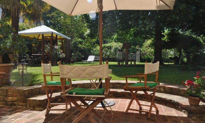 Le Piazze Villa | Holiday Home La Limonaia - Lovely restored baronial guesthouse