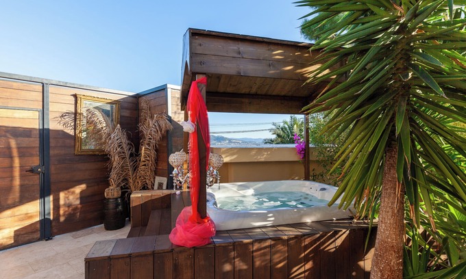 Palama House | Holiday Home 'Le Cocon Marseillais' with Mountain View, Wi-Fi and Air Conditioning