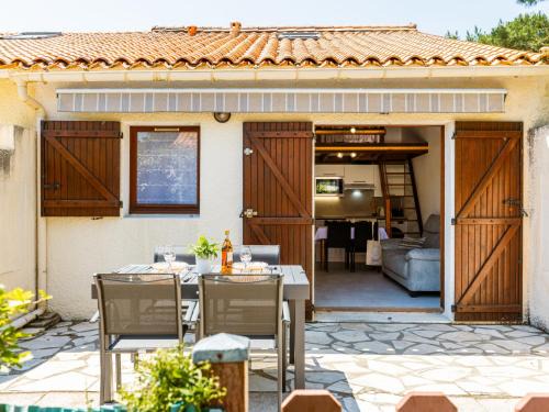 La Palmyre House | Holiday Home Les Maisons de l'Océan-3 by Interhome