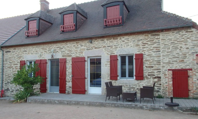 Boussac-Bourg House | Holiday Home 'Les Peyrots' with Private Pool, Private Terrace and Wi-Fi