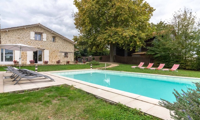 Lavergne House | Holiday Home 'Lespiland 4étoiles T Et H Piscine' with Private Pool, Private Terrace and Wi-Fi
