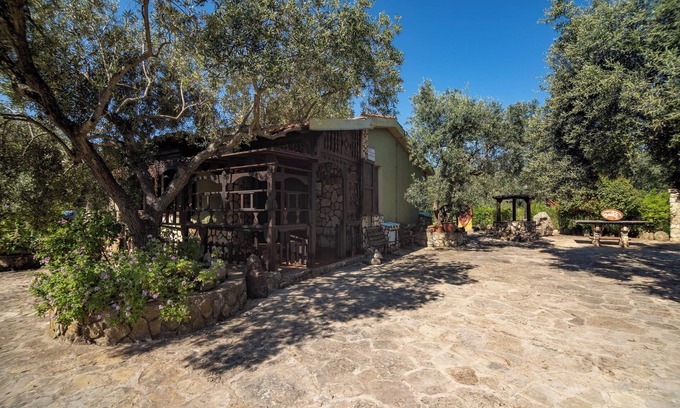Villacidro House | Holiday Home "Lilliu" with Mountain View, Garden & Air Conditioning