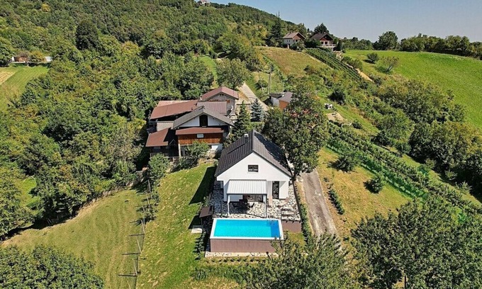 Jastrebarsko Villa | Holiday Home Lipa by Villas Guide