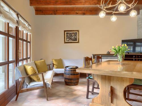 Bratulici House | Holiday Home Lupetina by Interhome