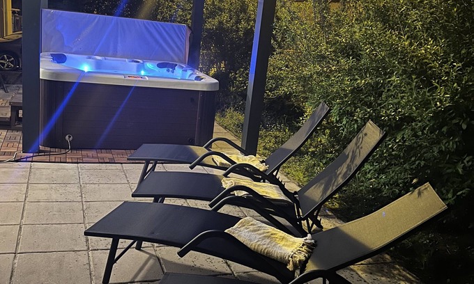 Samobor House | Holiday Home Lupita 1 - Two Bedroom Holiday Home with Terrace and jacuzzi