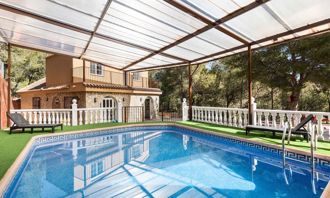 Totana House | Holiday Home 'Mi Bella' with Private Pool, Wi-Fi and Air Conditioning