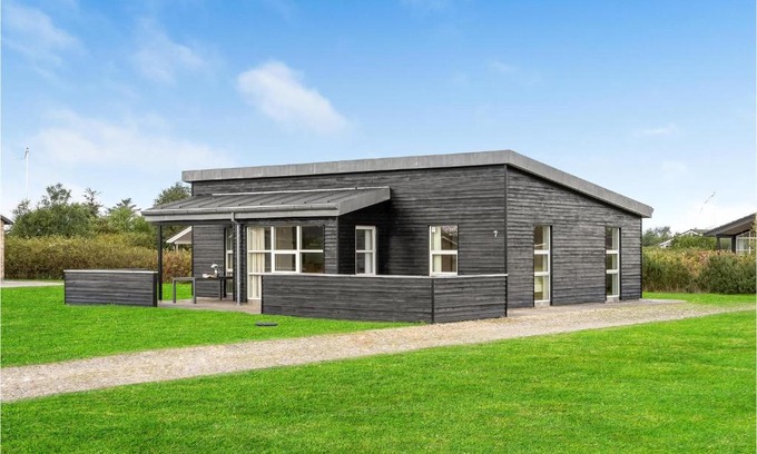 Skaven Strand House | Holiday Home Multebærvej Tarm Iii