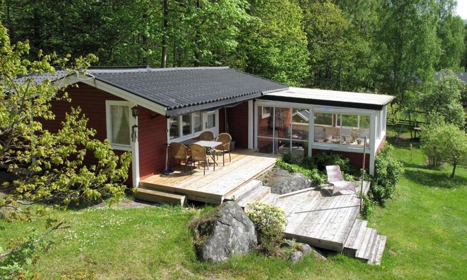 Asarum House | Holiday Home Munkhalla Morgonsolen by Interhome