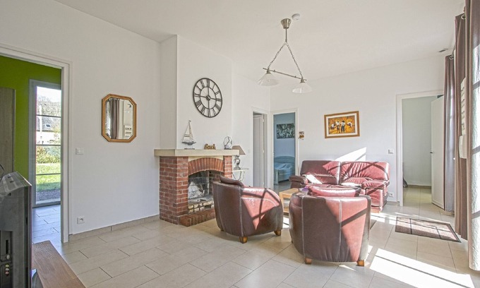 Sainte-Honorine-des-Pertes House | Holiday Home near Bayeux by the Beach