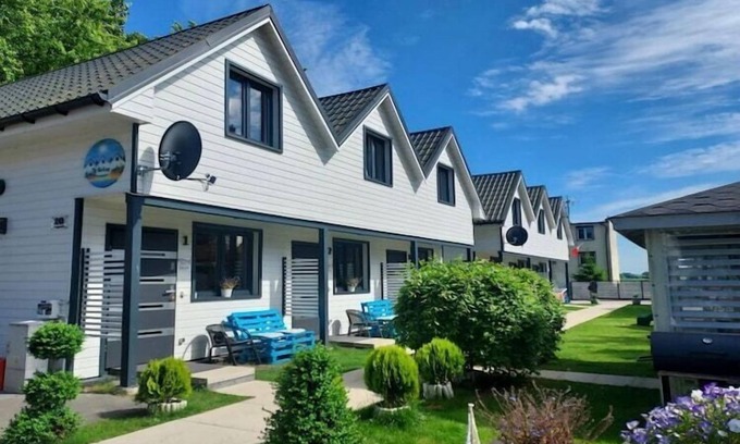 Uniescie House | Holiday Home near Lake Jamno and Beach