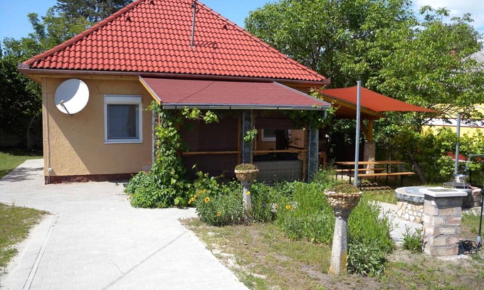 Fonyod House | Holiday home only 200 m from the beach
