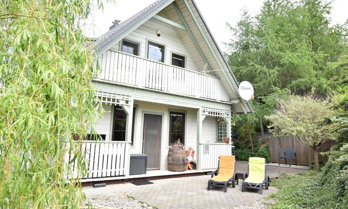 Miszewko House | Holiday home only 50 m from the lake in Kielno