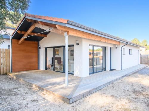 Mimizan-Plage House | Holiday Home Palot 7 by Interhome