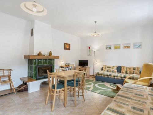 Bechyne House | Holiday Home Parkany 1 by Interhome