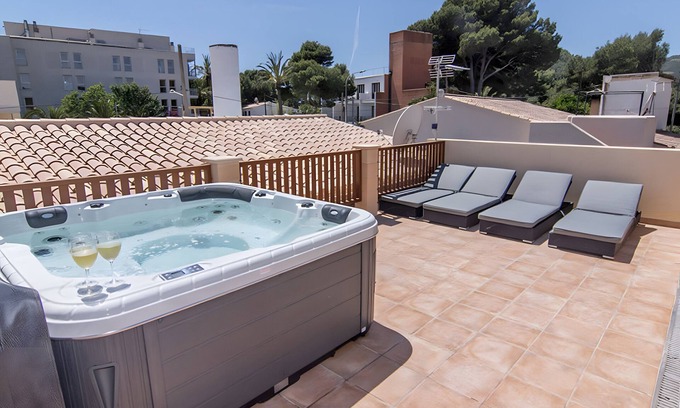 Son Moll House | Holiday Home 'Pescadores' with Sea View, Private Terrace and Air Conditioning