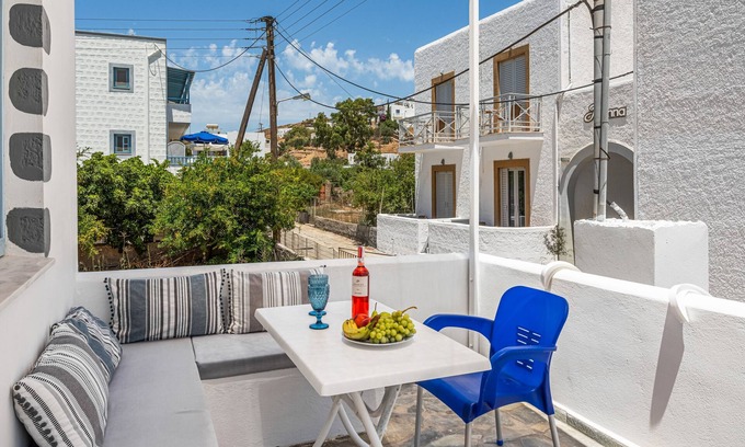 Grikos House | Holiday Home 'Pico Bello Patmos 26' with Mountain View, Wi-Fi and Air Conditioning