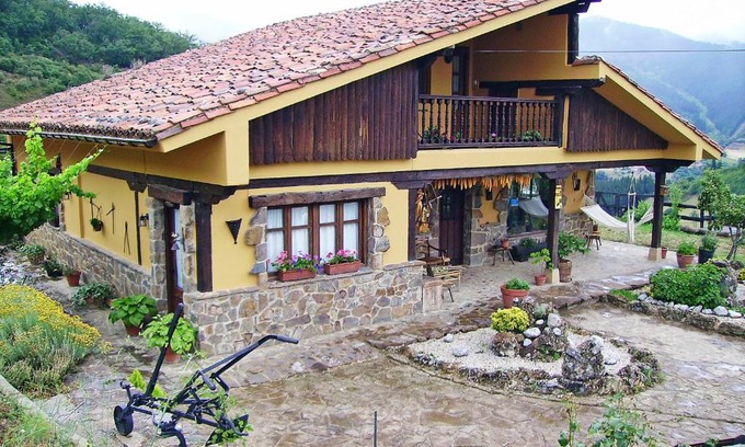 Cillorigo de Liebana House | Holiday Home Potes Viñon by Interhome