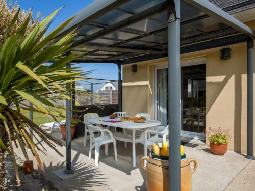 Santec House | Holiday Home Rève de Plage by Interhome