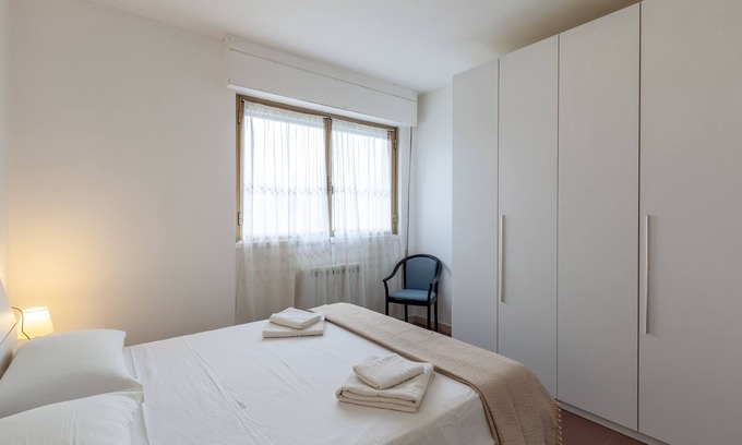 Lido di Camaiore House | Holiday Home "Residence Caravel" with Sea View & Balconies