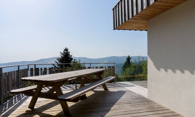 Metzeral House | Holiday Home 'Refuge Mil100' with Mountain View, Private Terrace and Wi-Fi