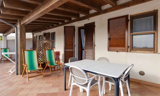 Bosa Marina House | Holiday Home ‘Residenza Solemar - App 13’ with Sea View, Wi-Fi, A/C