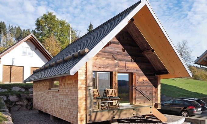 Raitenbuch House | Holiday Home 'Schwarzwaldchalet Holzperle' with Private Terrace, Shared Garden and Wi-Fi