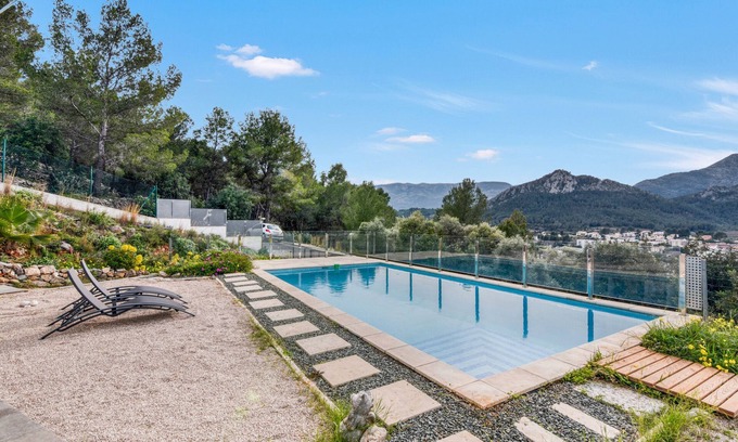 Orba House | Holiday Home 'Sol' with Mountain View, Private Pool and Wi-Fi