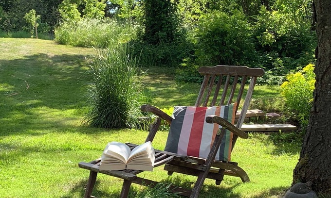 Gross Raden House | Holiday Home 'Sommerhaus' with Private Terrace, Private Garden and Wi-Fi