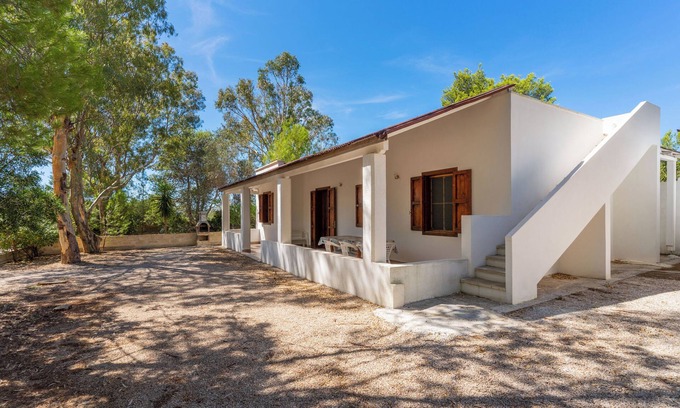 Presicce House | Holiday Home "Tenuta La Saracina - Villino 1" with Sea View, Balcony & A/C