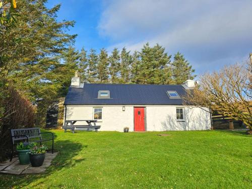 Struan House | Holiday Home The Cottage by Interhome