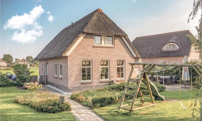 Tiendeveen House | Holiday Home Tiendeveen with Hot Tub II