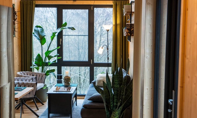 Finsternthal House | Holiday Home 'Tinyhouse B' with Mountain View, Private Terrace and Wi-Fi