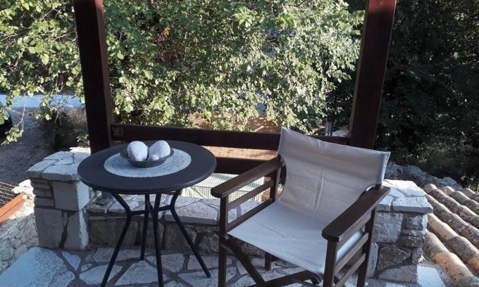 Kolivata Cottage | Holiday Home 'Traditional Farmhouse' with Mountain View, Private Terrace and Private Garden